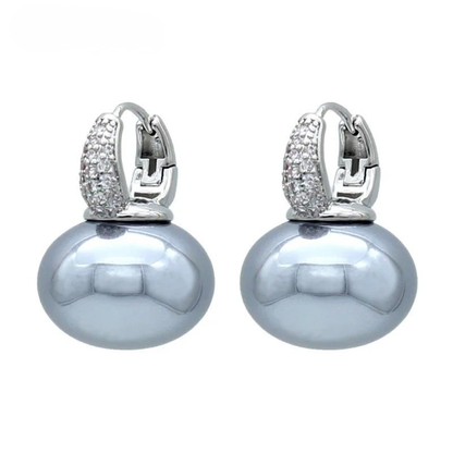 Round Pan Large Pearl Earrings