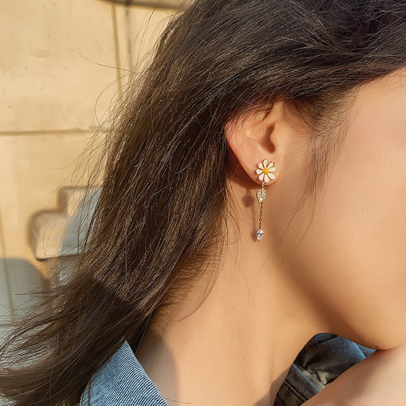 Daisy Drop Mismatched Earrings