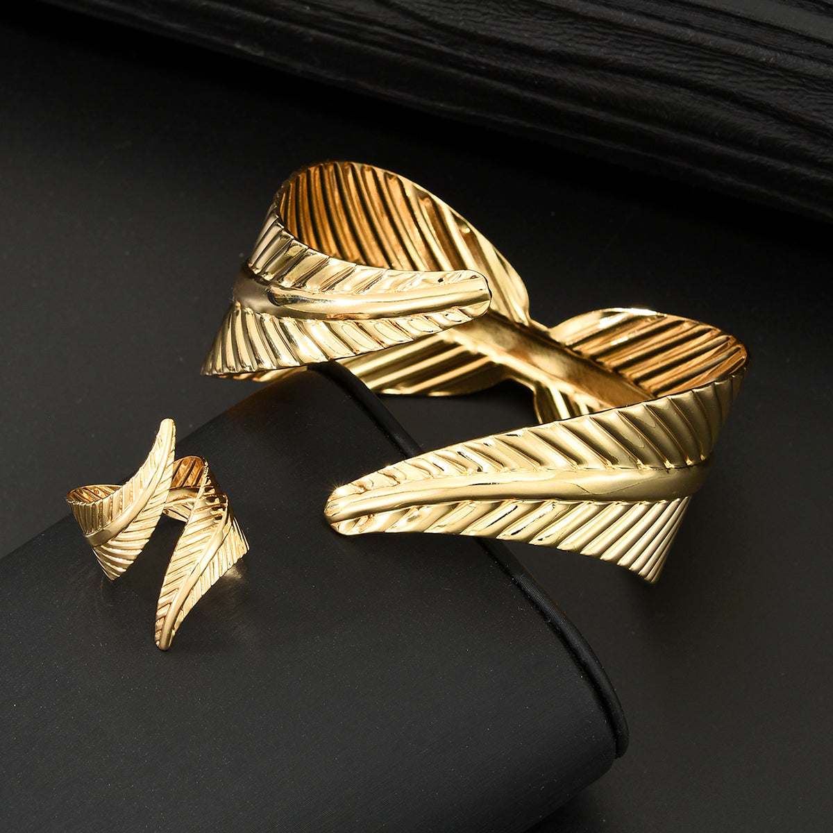 2pc Leaf & Cross Bracelet Ring Set