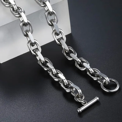 Cable Chain Toggle Necklace
