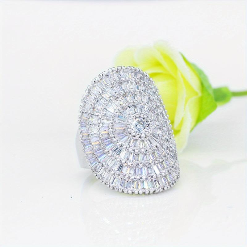Sparkling Halo Ring