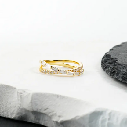 Ribbon Crossover Ring