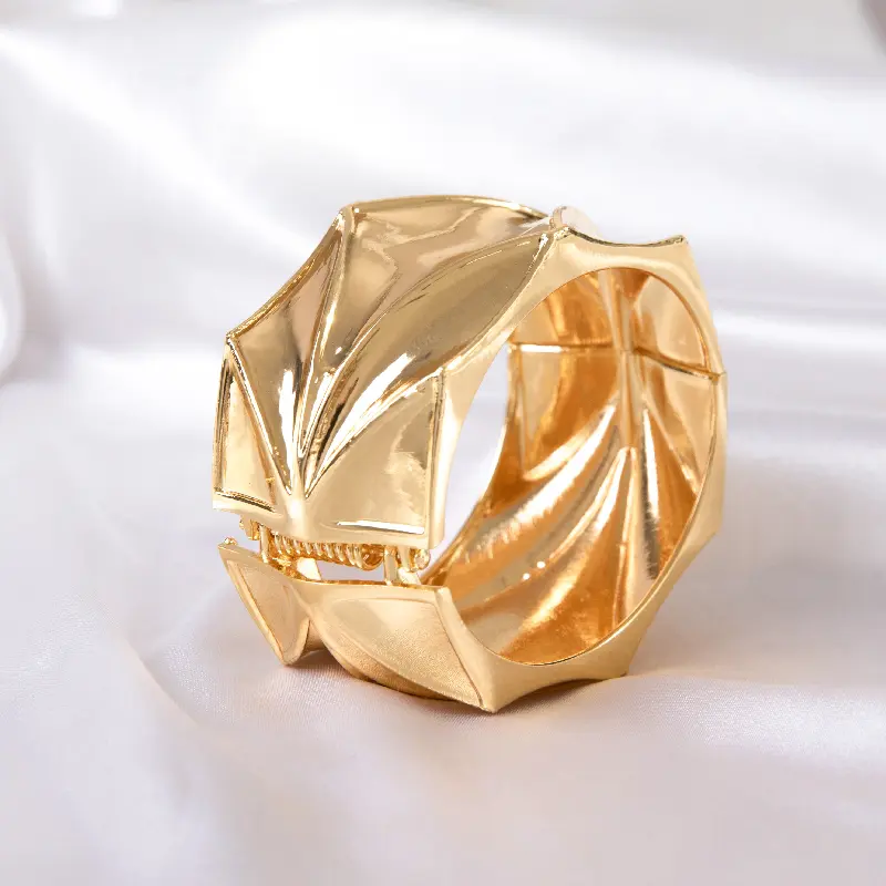 Circular Folded Bracelet