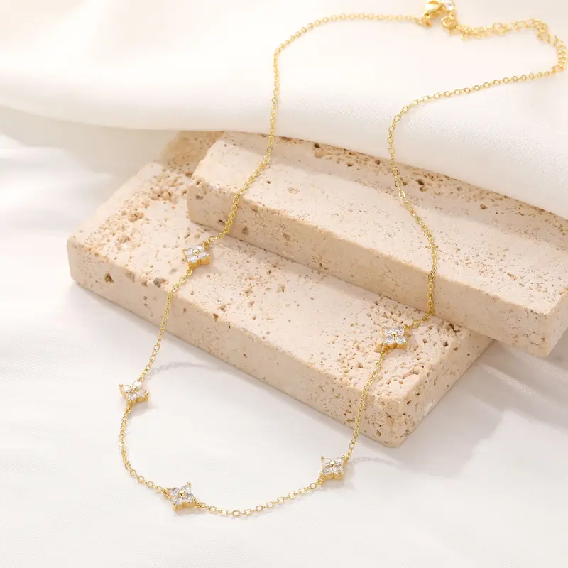 Dainty Flower Necklace