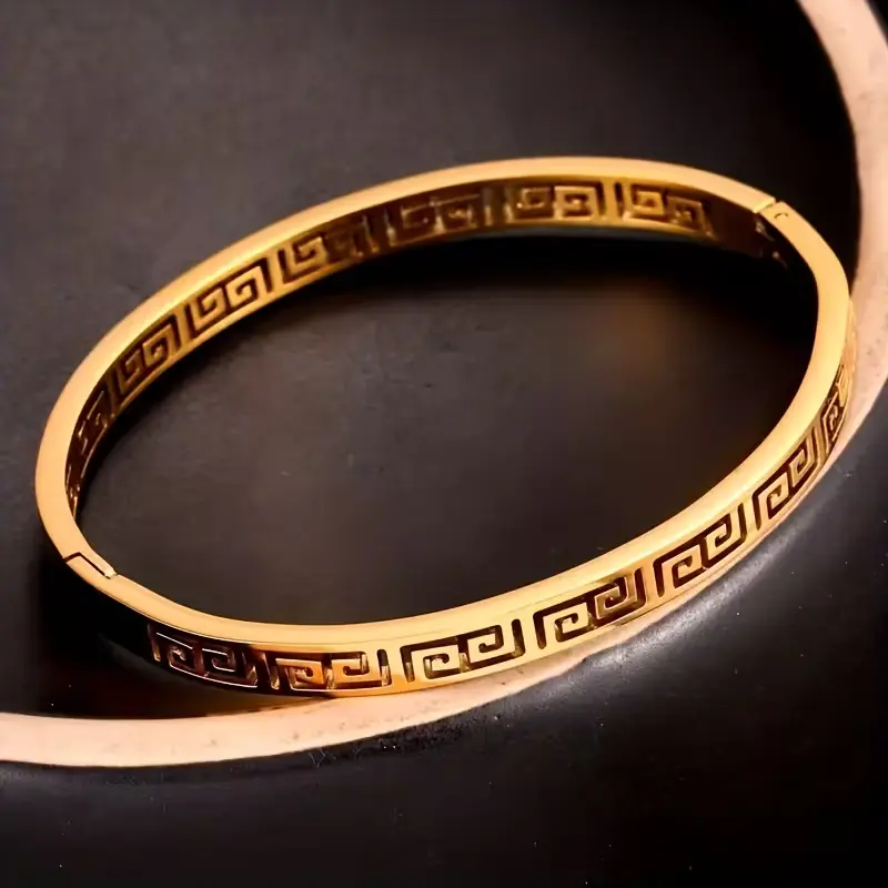 Dainty Meander Bracelet