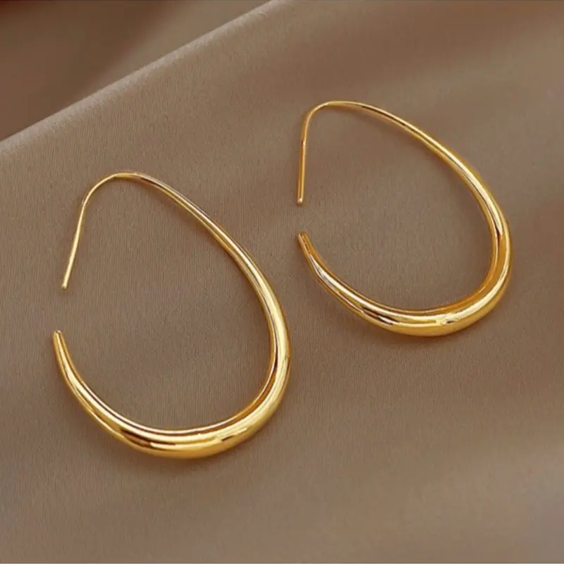 Lightweight Oval Earrings
