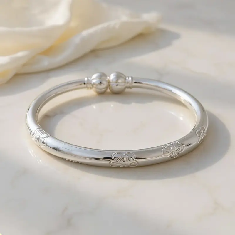 Exquisite Floral Bangle