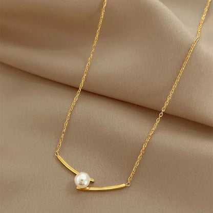 Balancing Pearl Necklace