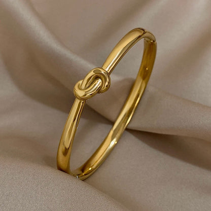 Dainty Thin Knotted Bracelet