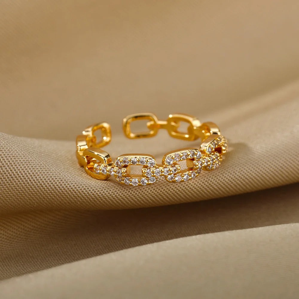 Elegant Twist Chain Ring