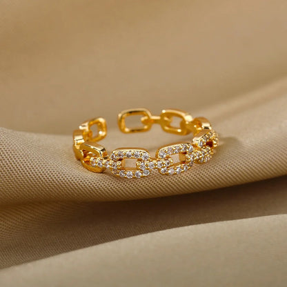 Elegant Twist Chain Ring