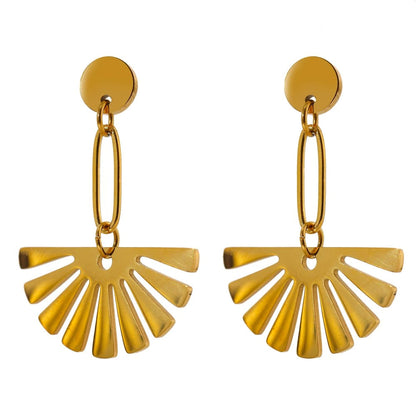 Minimal Scalloped Earrings