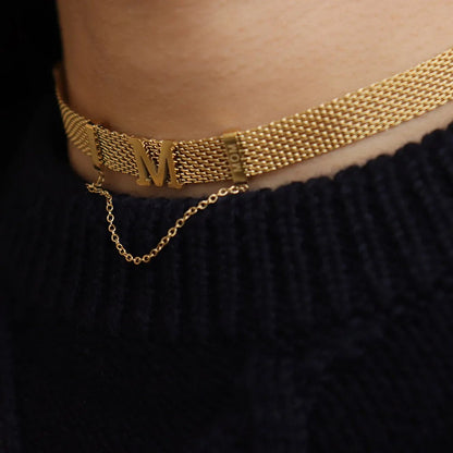 Initial Mesh Choker Necklace
