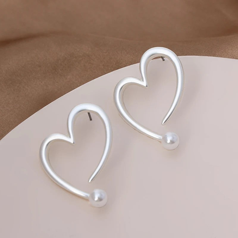 Open Heart Wire Pearl Stud Earrings