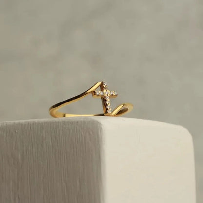 Zircon Cross Ring