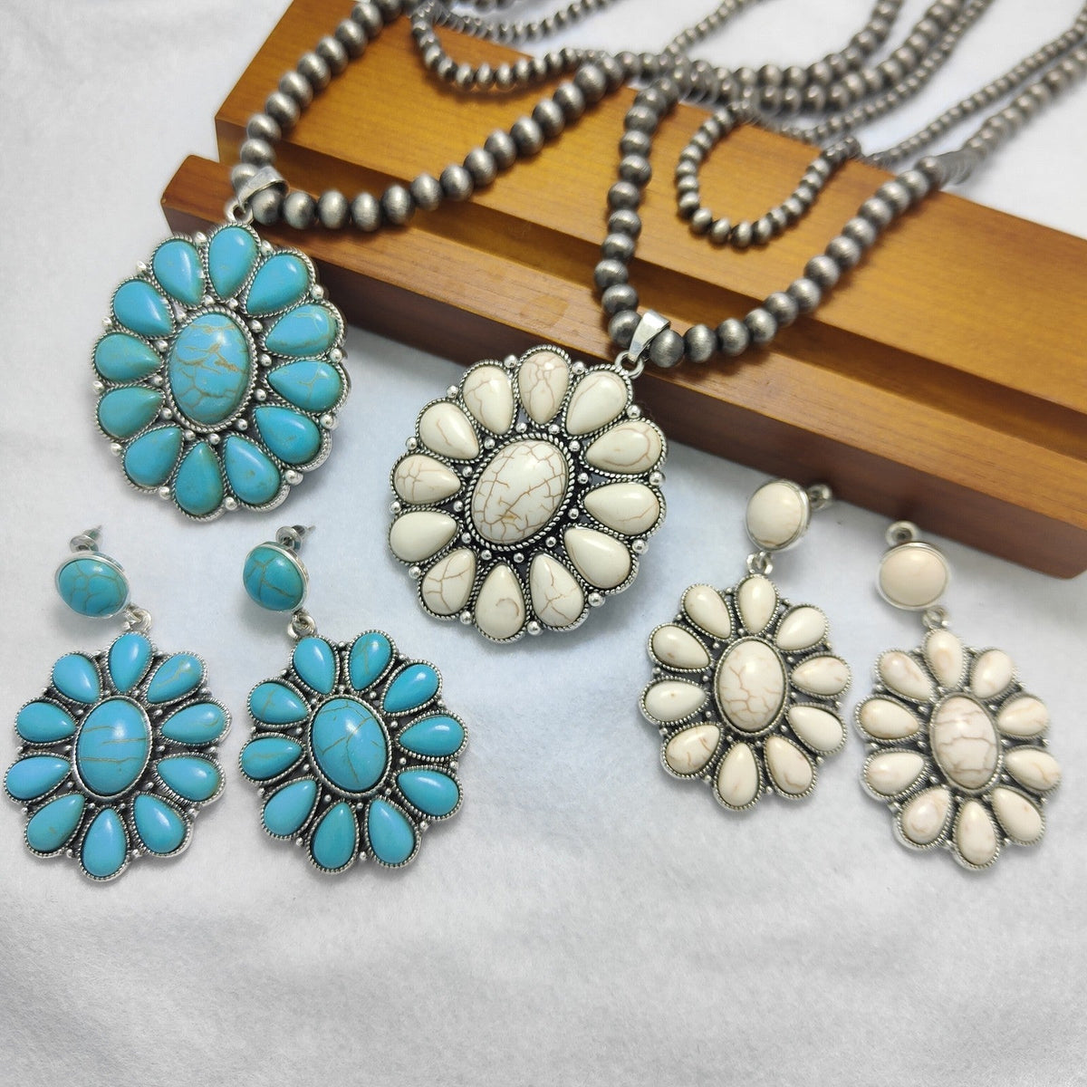White Turquoise Flower Necklace Set