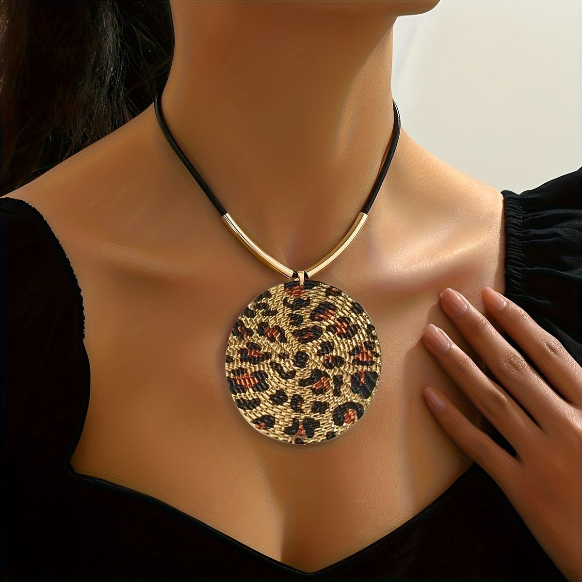 Leopard Print Round Pendant Necklace