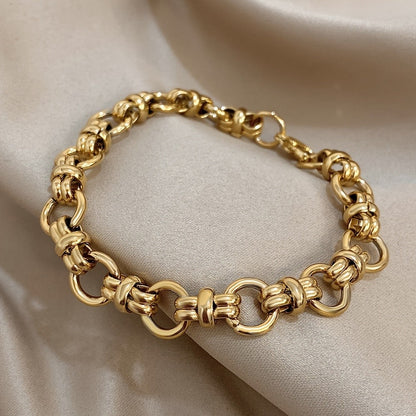 Interlocking Oval Link Bracelet