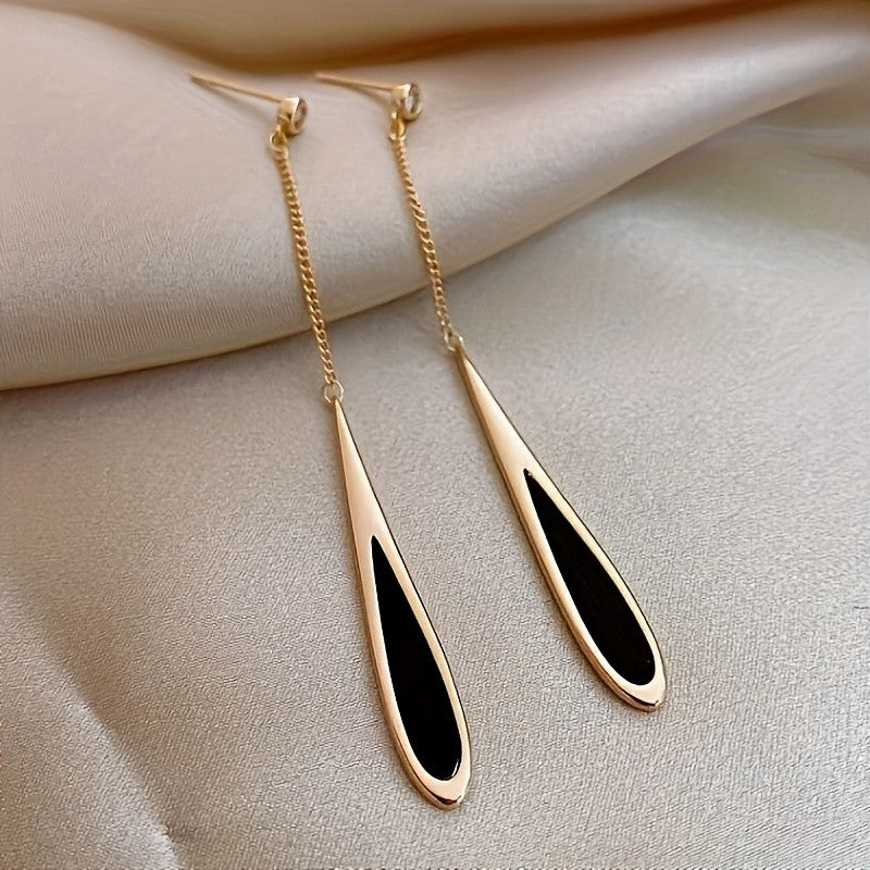 Black Teardrop Dangle Earrings