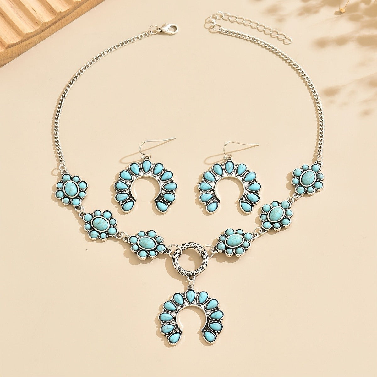 Turquoise Floral Horseshoe Jewelry Set