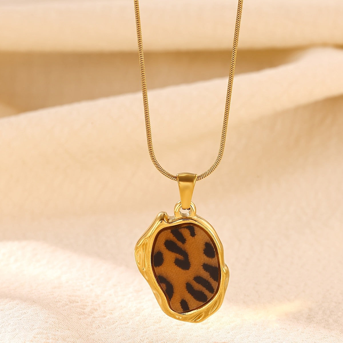 Leopard Print Irregular Pendant Necklace