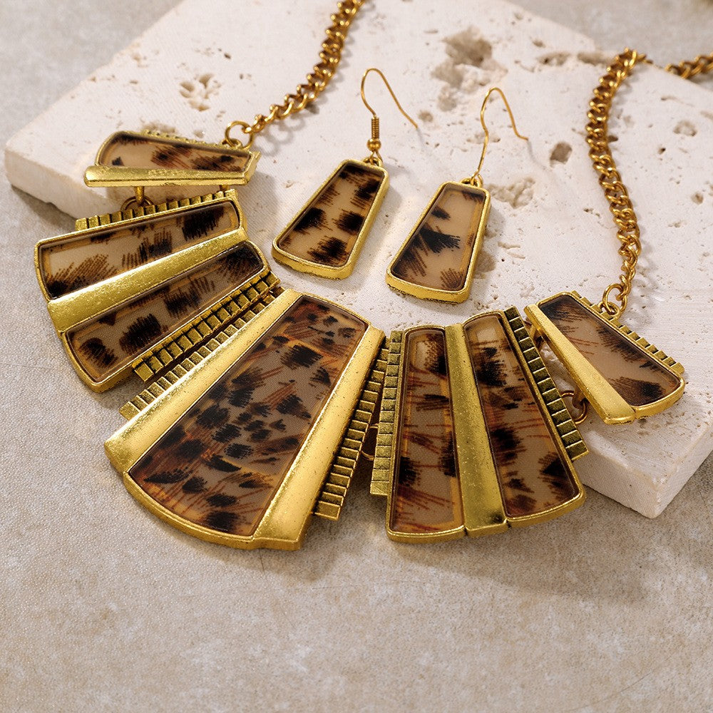 Leopard Fan Statement Set