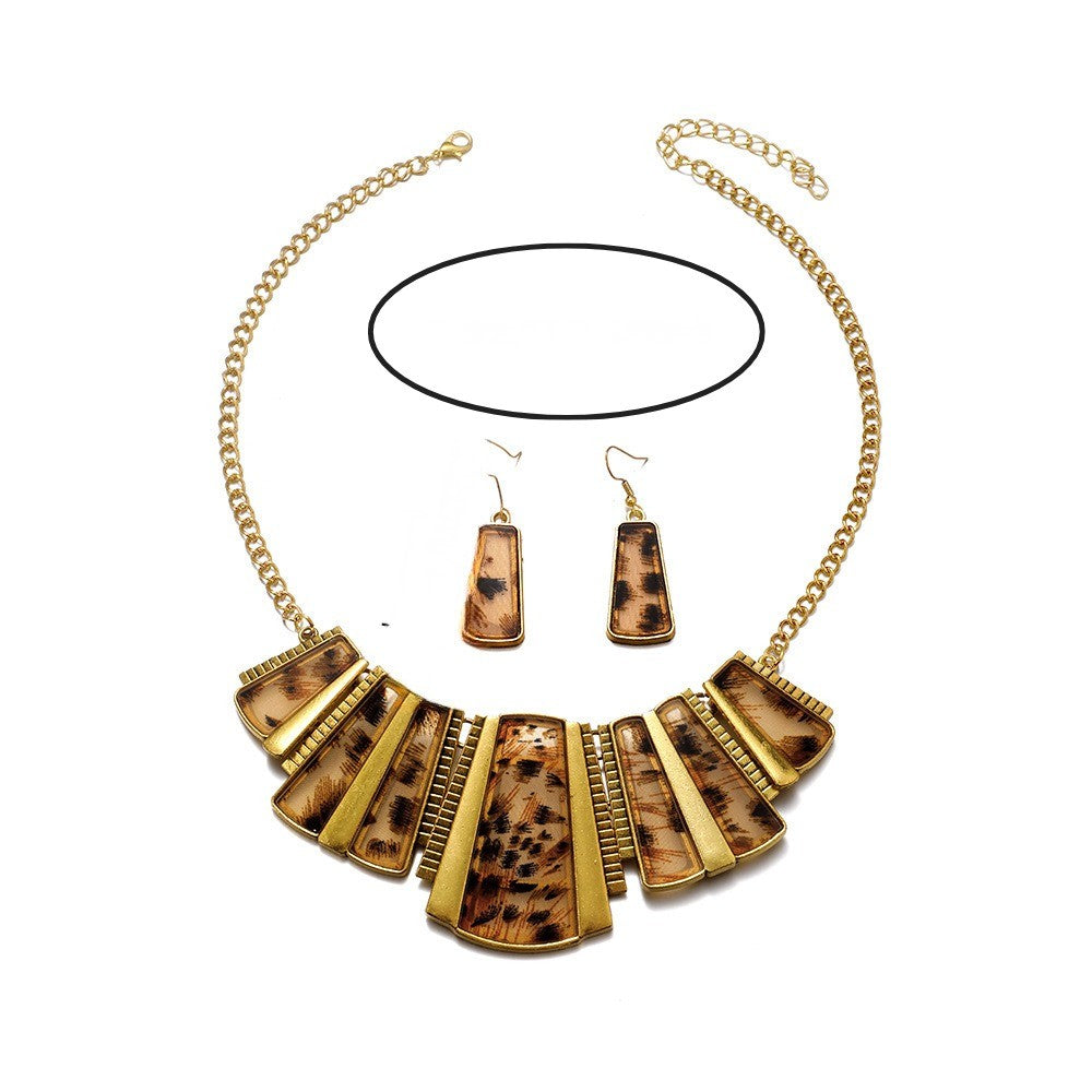 Leopard Fan Statement Set