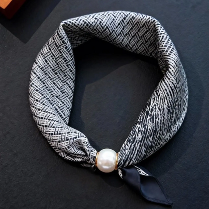 Magnetic Buckle Pearl Necklace