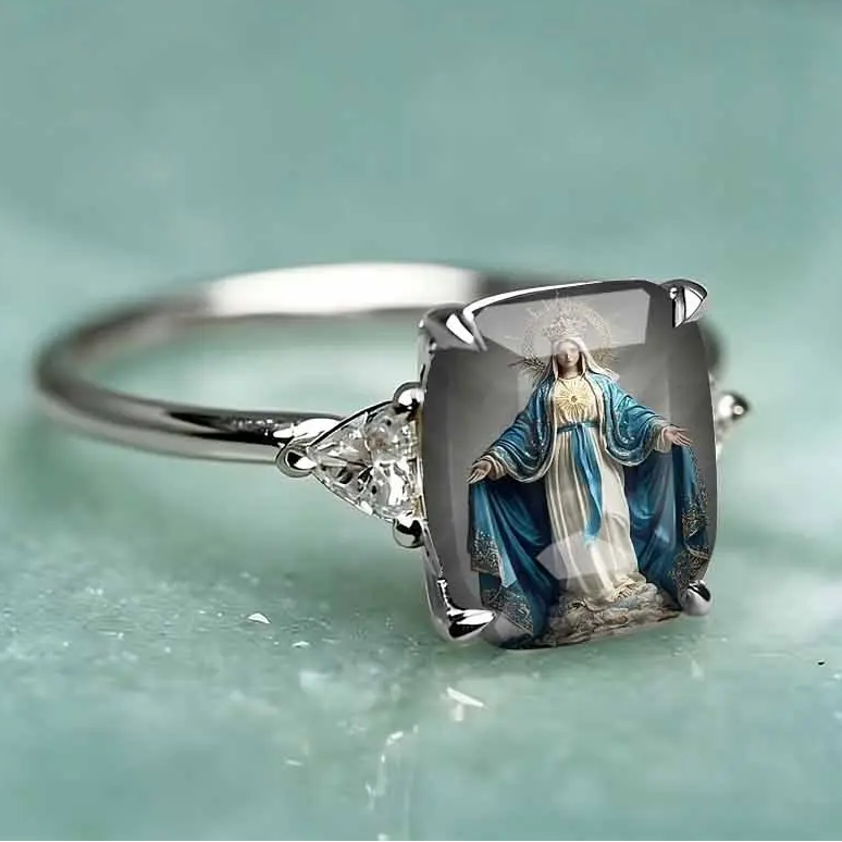 Classical Renaissance Statement Ring
